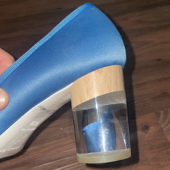 DONALD PLINER Asia Spain blue satin heels with clear heel & pointy toe!NEW&RARE - Picture 6 of 10